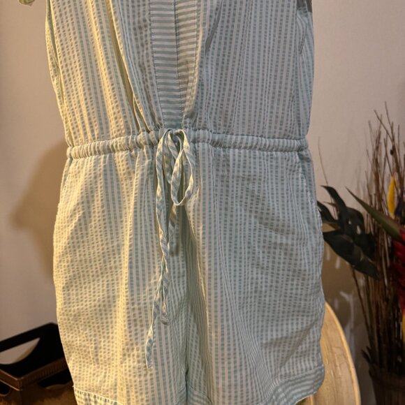 Vineyard Vines NWT Seersucker Short Sleeve Romper Retail $118 Aqua Blue White M - Picture 8 of 9
